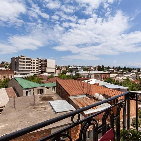 Veli Group Apartment In Old City Koetaisi Buitenkant foto