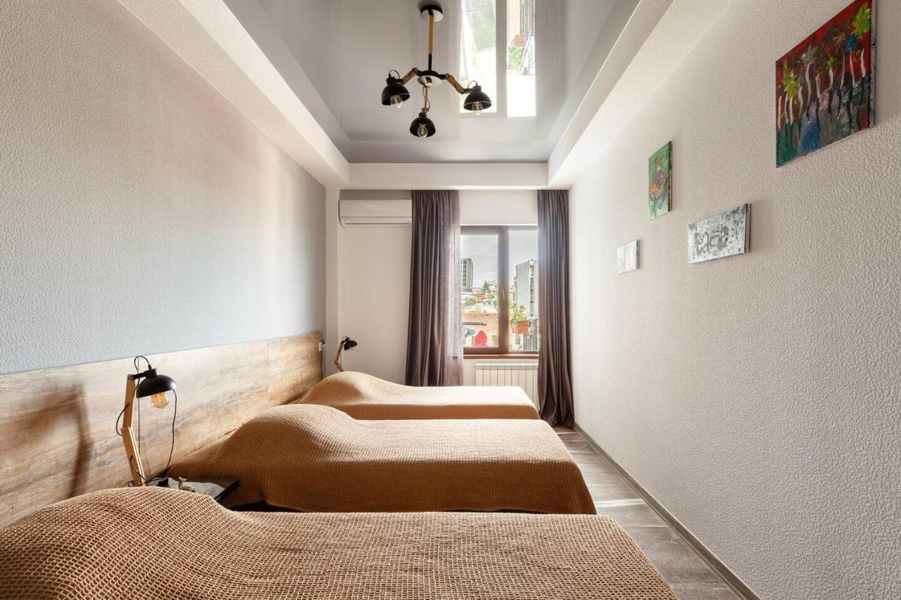 Veli Group Apartment In Old City Koetaisi Buitenkant foto