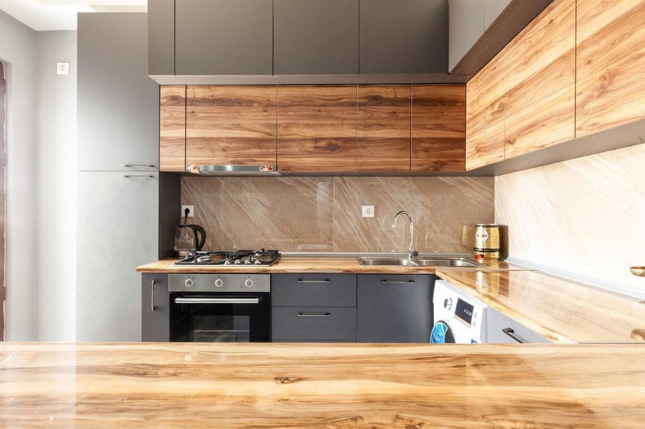 Veli Group Apartment In Old City Koetaisi Buitenkant foto