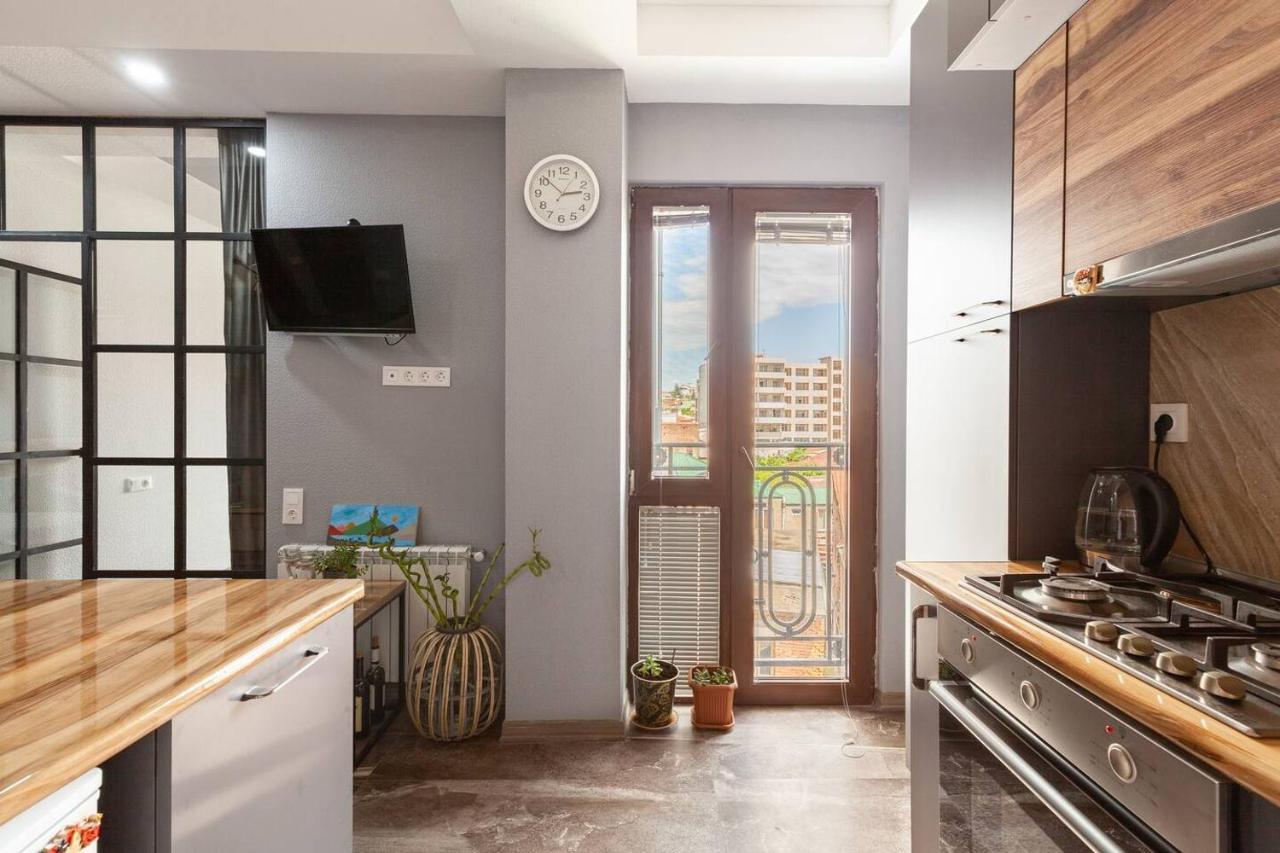 Veli Group Apartment In Old City Koetaisi Buitenkant foto