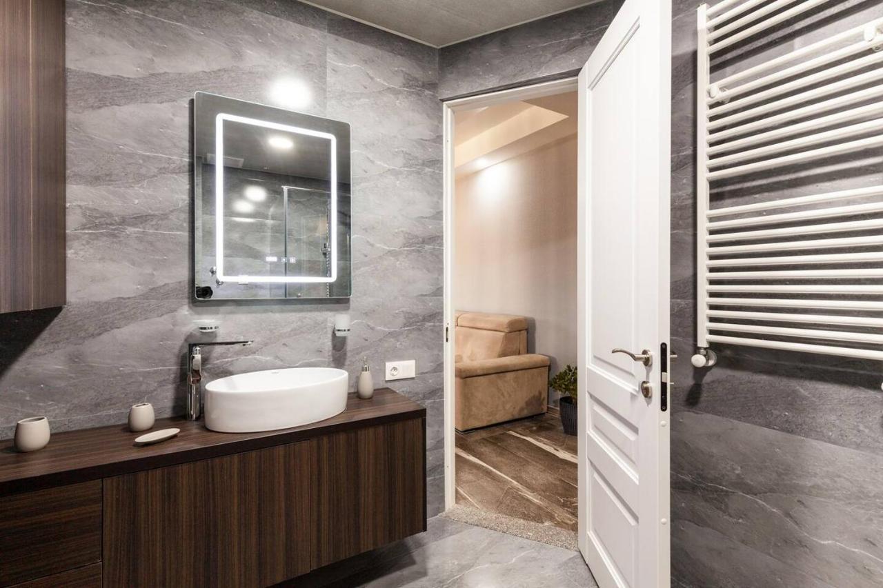 Veli Group Apartment In Old City Koetaisi Buitenkant foto
