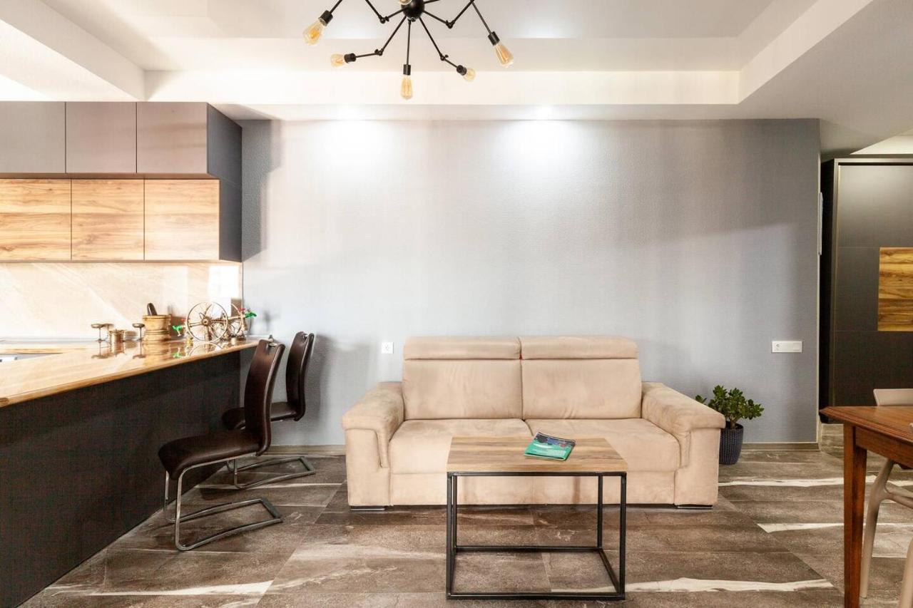 Veli Group Apartment In Old City Koetaisi Buitenkant foto